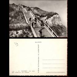 76 - Le Treport - Les escaliers conduisant aux falaises - CPSM