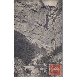 38 - Rte des Ecouges - Pont et cascade