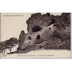 63 - Env. d'Issoire - Les grottes de Perrier