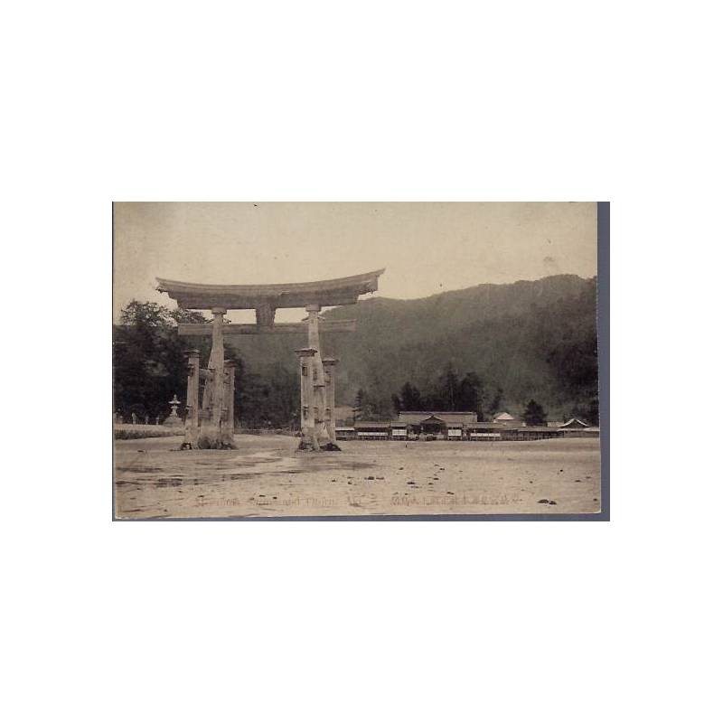 Japon - Miyajima Shrine and Otorii. Aki.