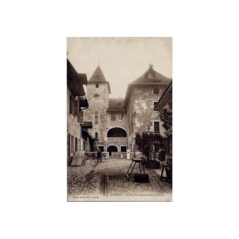 74 - Annecy - Entrée de l'ancien Palais de l'Ile - Voyagé - Dos divisé