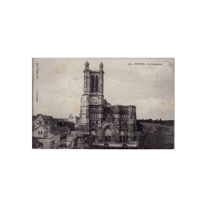 10 - Troyes - La cathédrale - Voyagé - Dos divisé...