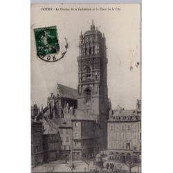 10 - Rodez - Le clocher de la cathédrale et la Place de la cité - Voyagé - D...