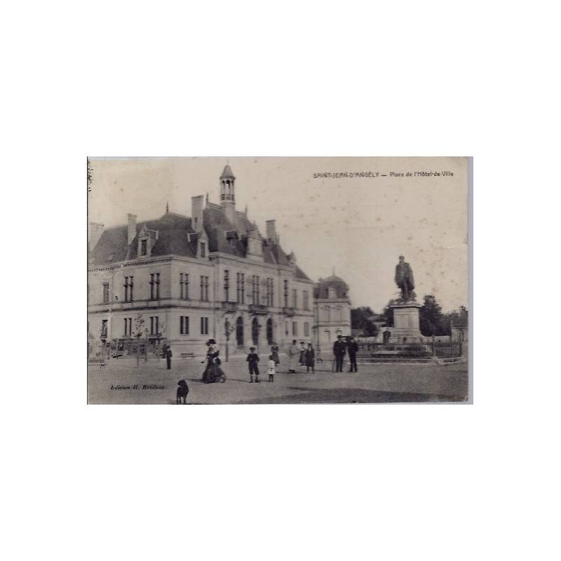 17 - Saint-Jean-d'Angély - Place de l' hôtel de ville - Voyagé - Dos divisé...