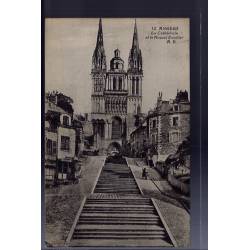 49 - Angers - La cathédrale et le nouvel escalier - Voyagé - Dos divisé...