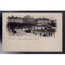 76 - Le Havre - La Place Gambetta et le Théâtre - Non voyagé - Dos non divi