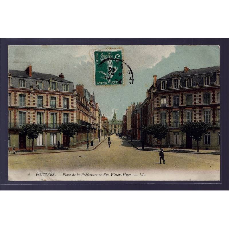 86 - Poitiers - Place de la Préfecture et rue Victor Hugo - Voyagé - Dos di