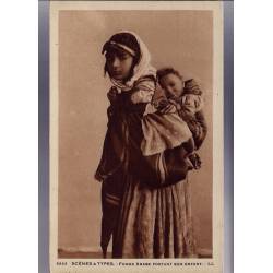 Algérie - Scènes et types - Femme arabe portant son enfant