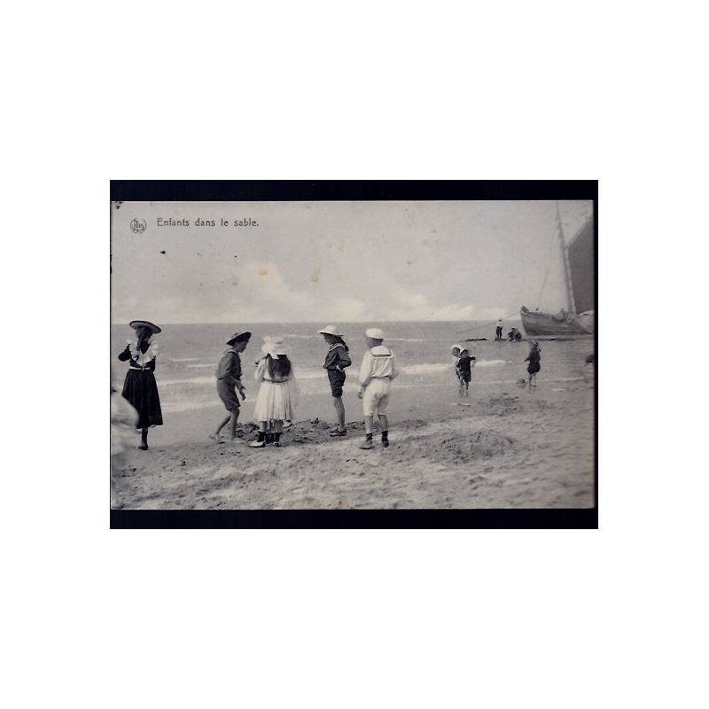 Belgique - A la mer - Enfants dans le sable